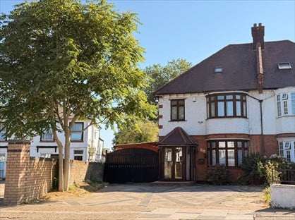 6 Bed Semi-Detached House, Bath Road, TW4