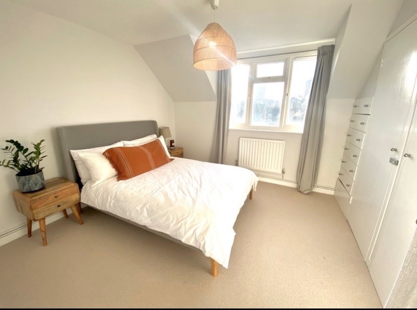 2 Bed Flat, York Road, SW11 photo 5