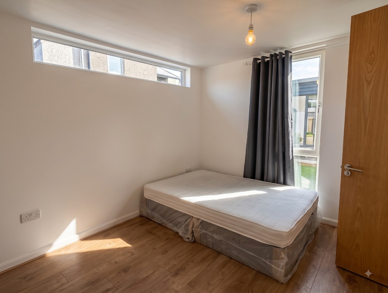 3 Bed End Terrace, Bell Crescent, M11 photo 4