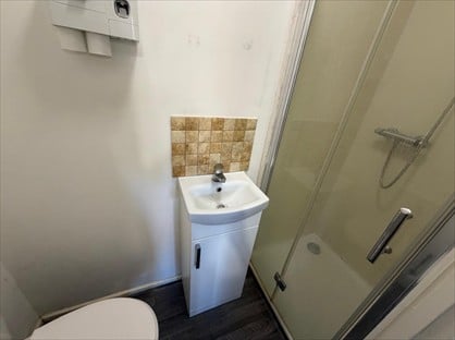 Room in a Shared House, Kings St, NN8
