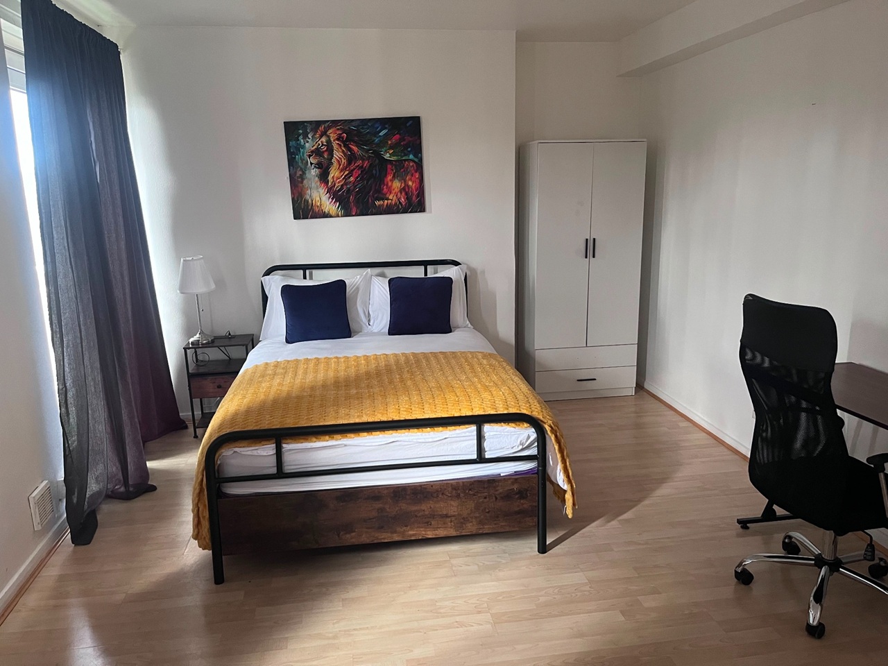 3 Bed Flat, Westerham, NW1 photo 2