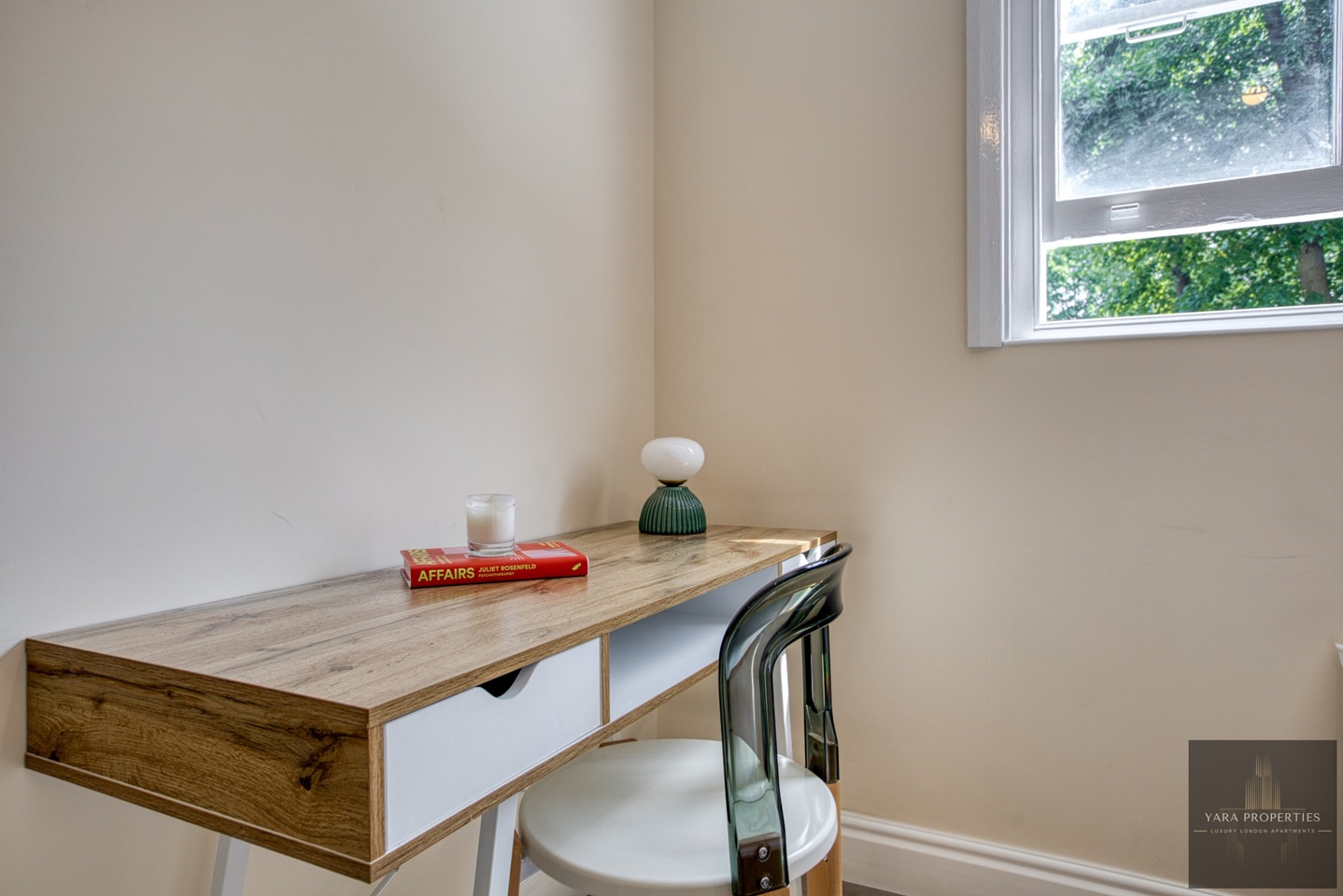 2 Bed Flat, Chesterton Road, W10 photo 2