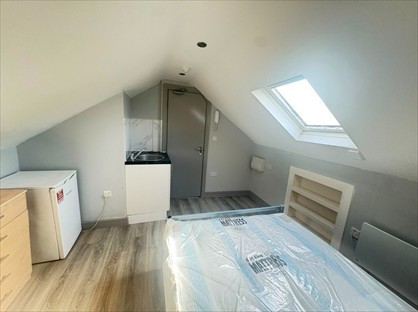 Studio Flat, Muirkirk Road, SE6
