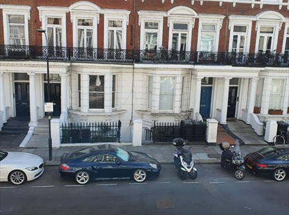 2 Bed Flat, Maclise Road, W14