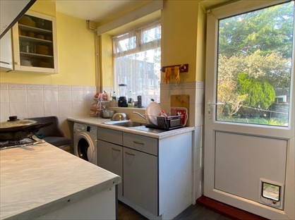 3 Bed End Terrace, Newhouse Walk, SM4