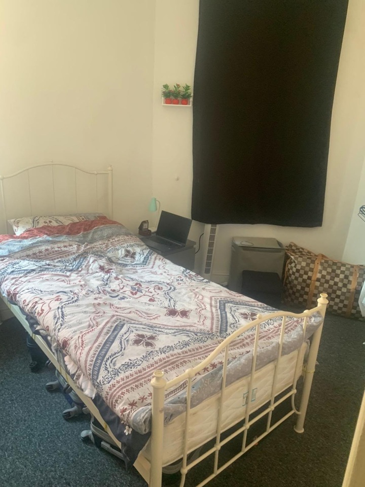 2 Bed Flat, Stapleton Road, BS5 photo 5