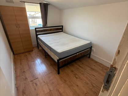 2 Bed Terraced House, London, N18