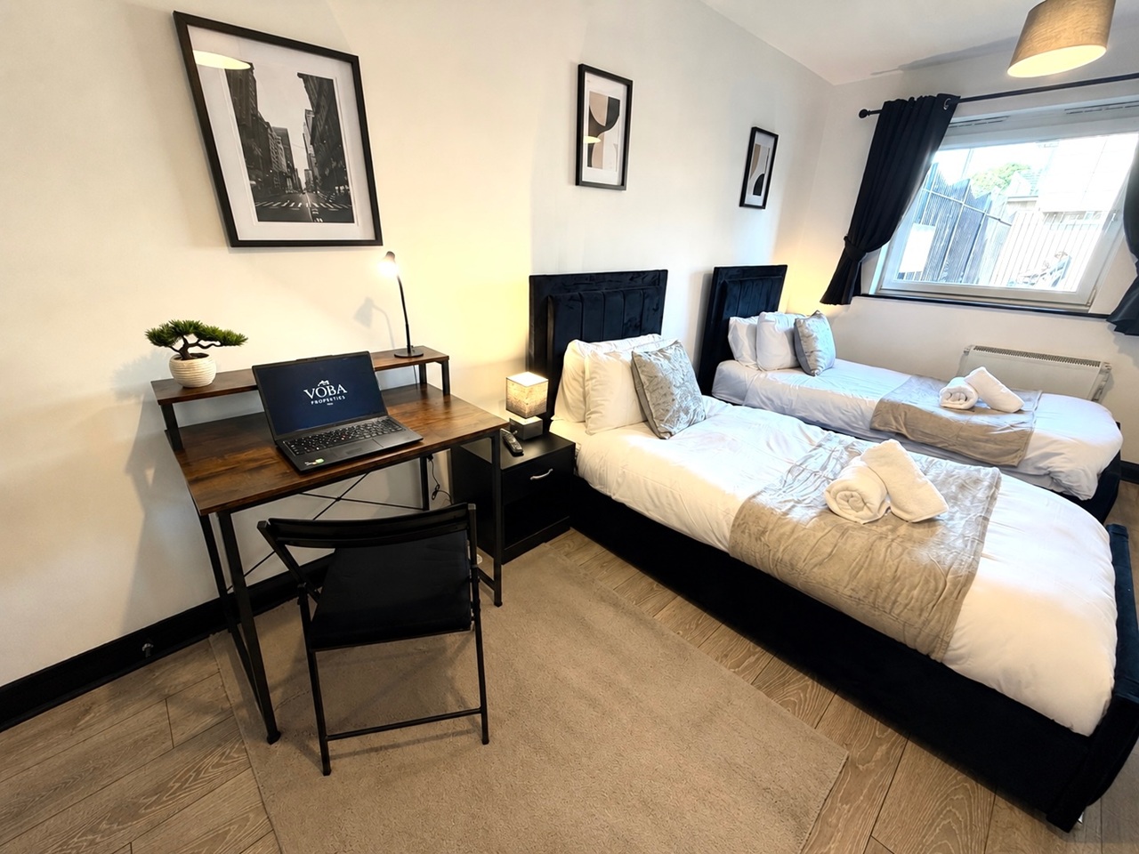 2 Bed Flat, Denmark Road, M15 photo 2