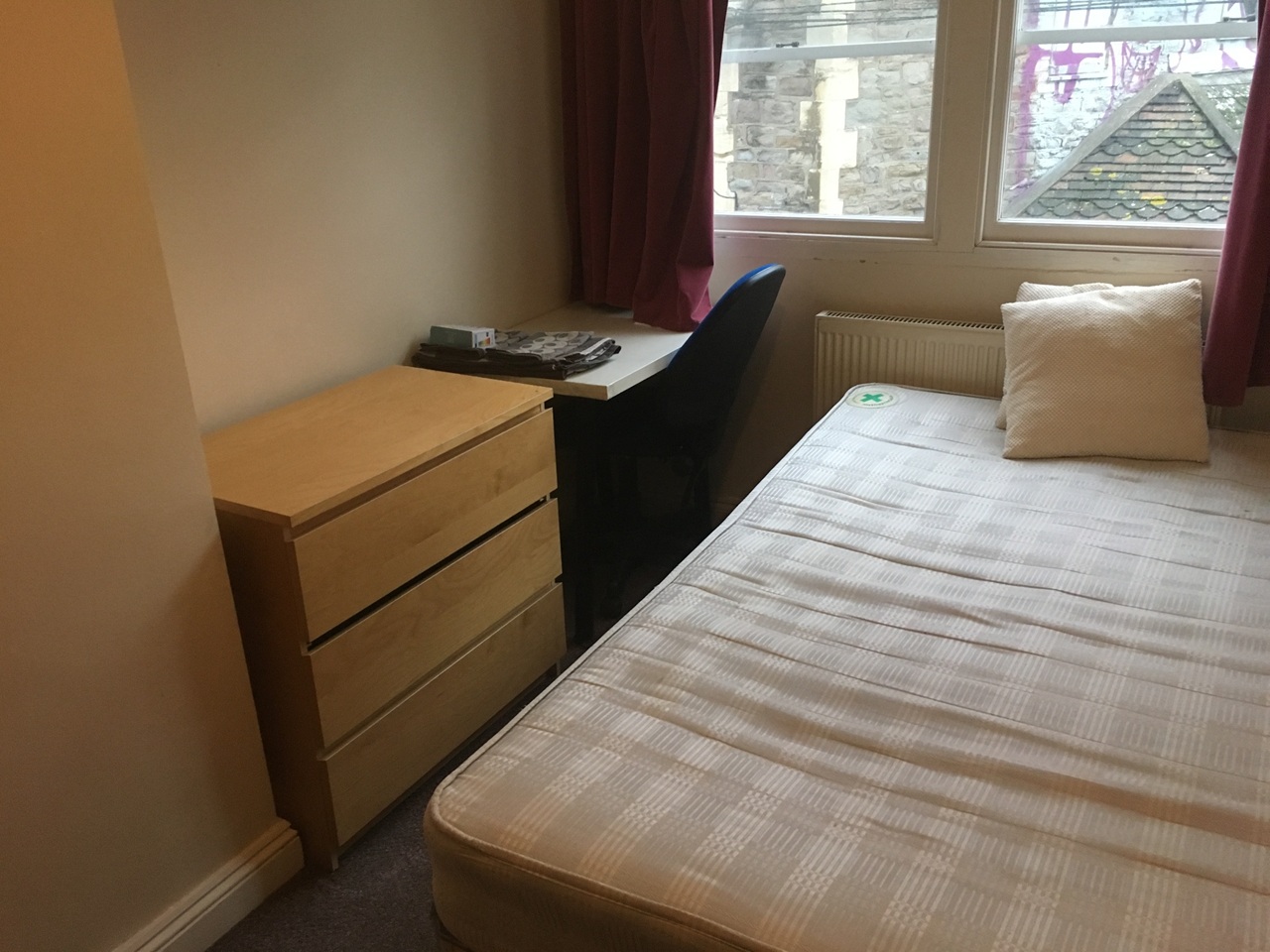 Room in a Shared House, Moon Street, BS2