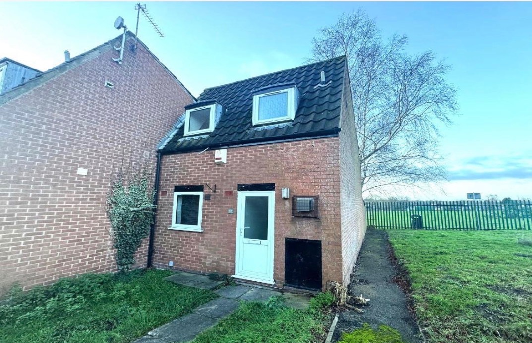 2 Bed Semi-Detached House, Rushmere Walk, NG5 photo 3