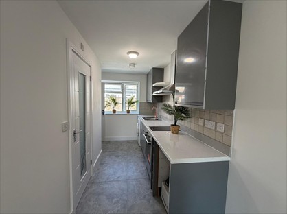 Studio Flat, Hinton Avenue, TW4
