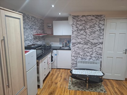 Studio Flat, Hatton Avenue, SL2