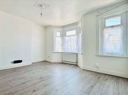 5 Bed Terraced House, Selsdon Road, E13