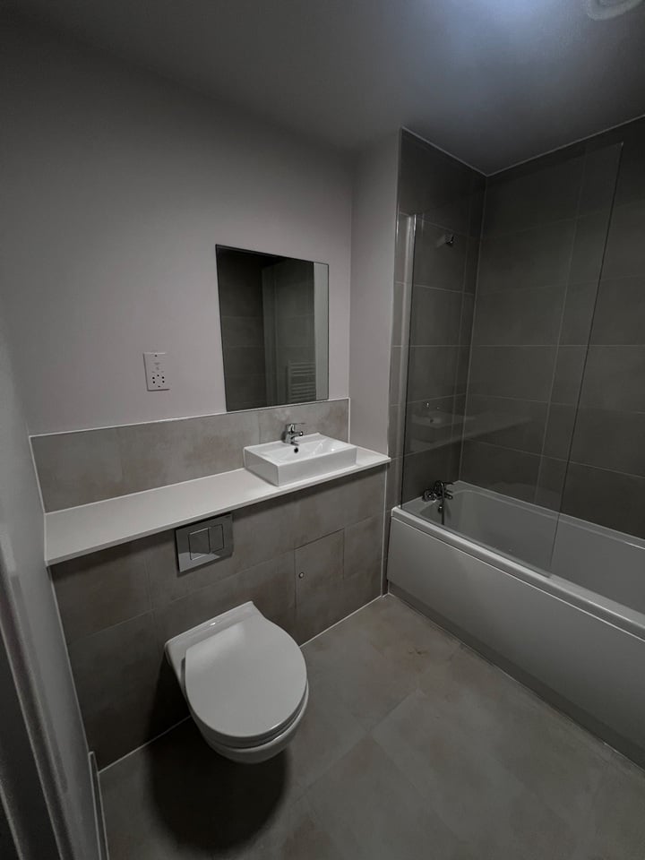 2 Bed Flat, Botanical Gardens, M16