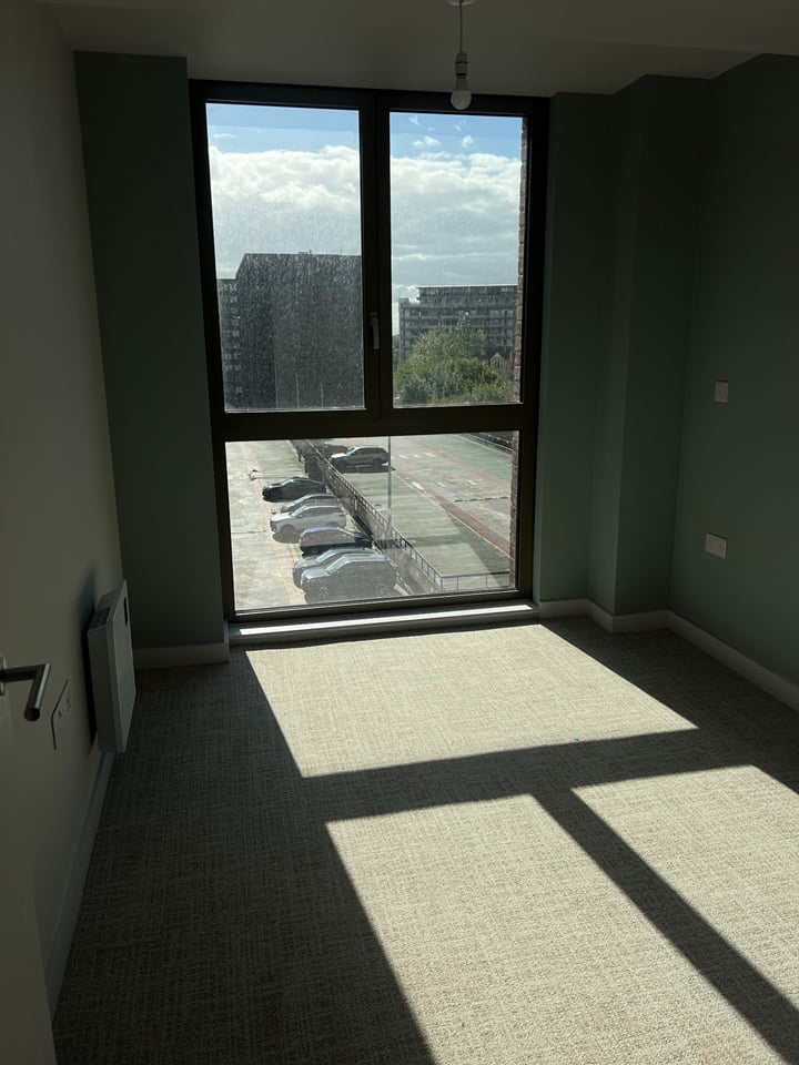 2 Bed Flat, Botanical Gardens, M16 photo 3