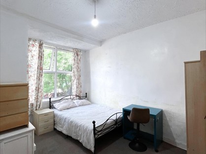 Room in a Shared House, Crofton St, M14