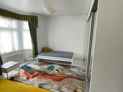 Room in a Shared Flat, Little Ilford Lane, E12