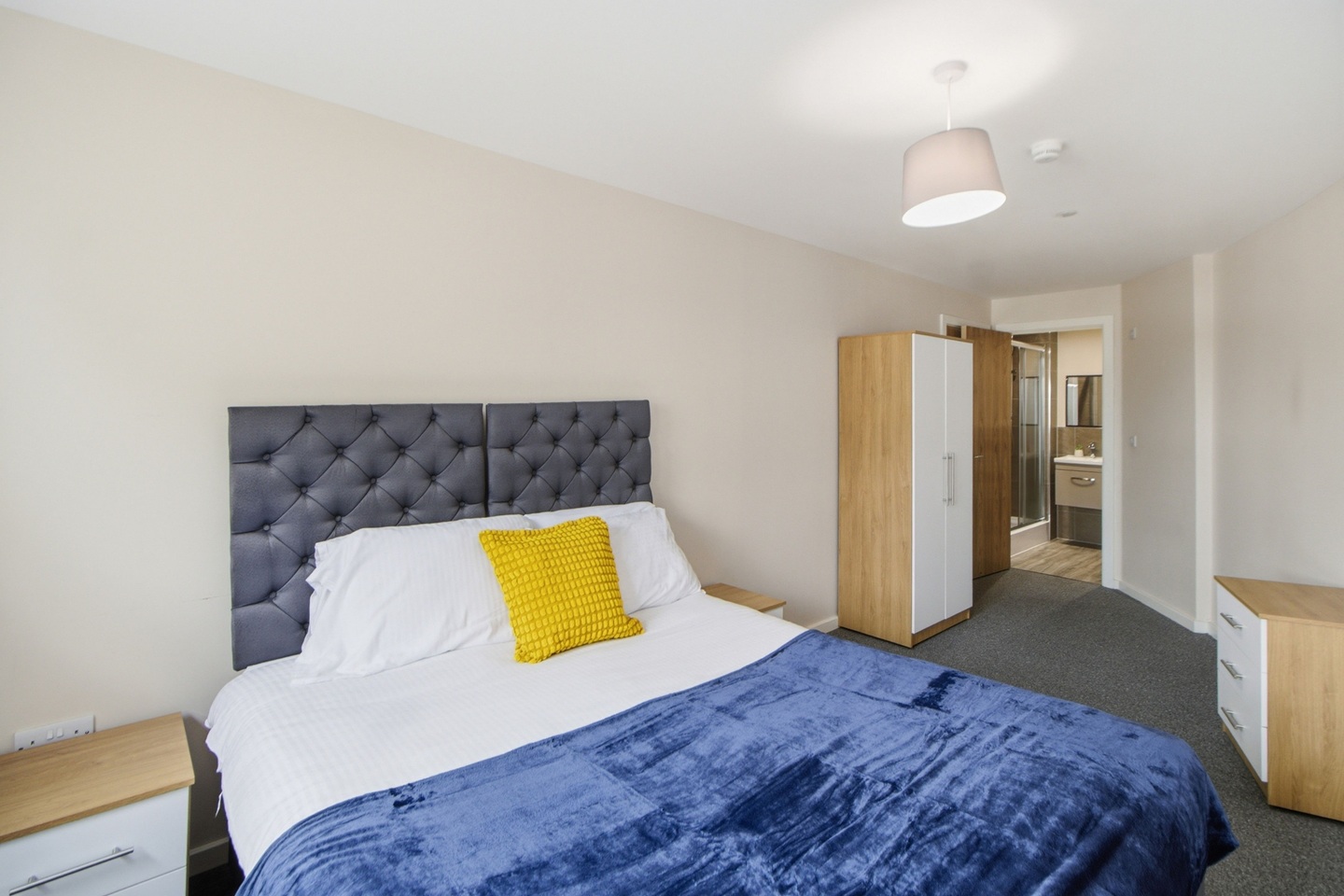 2 Bed Flat, Portcullis House, M15 photo 5
