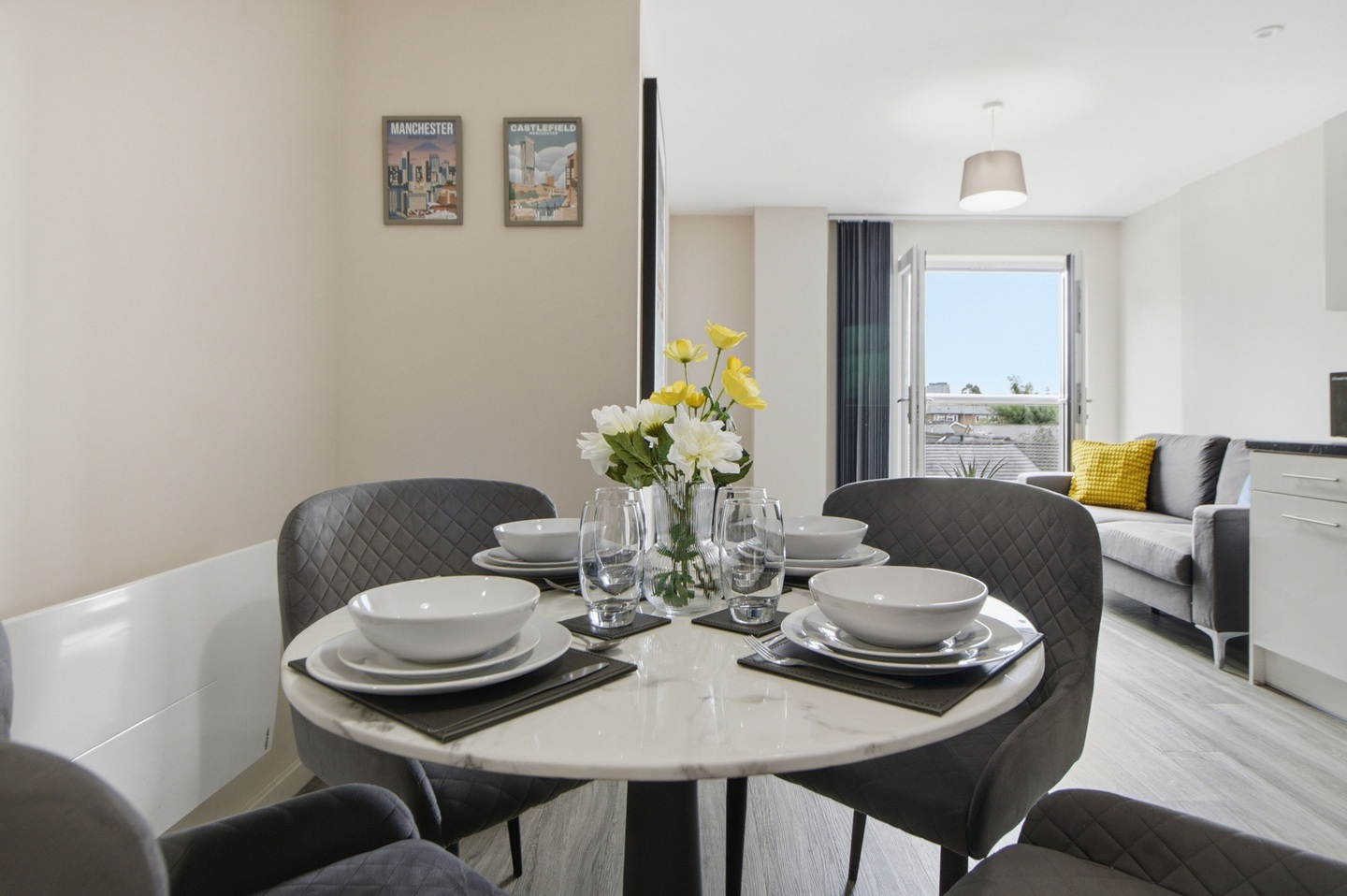 2 Bed Flat, Portcullis House, M15 photo 4
