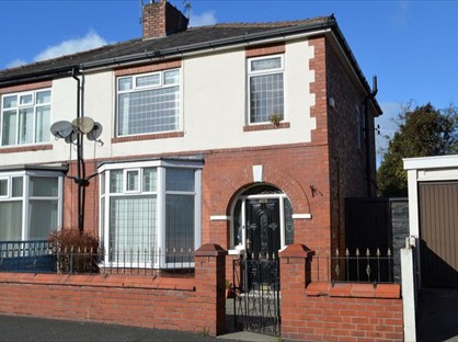 3 Bed Semi-Detached House, Roman Road, OL8
