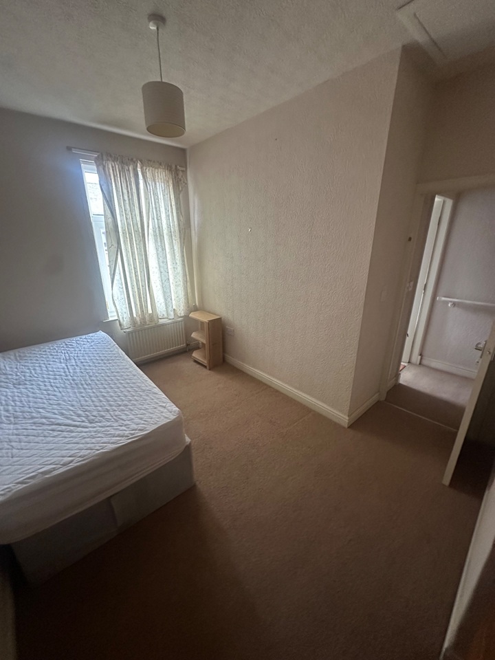 2 Bed Terraced House, Haddon St, M6 photo 2
