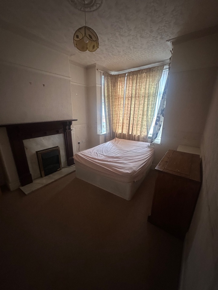 2 Bed Terraced House, Haddon St, M6 photo 3
