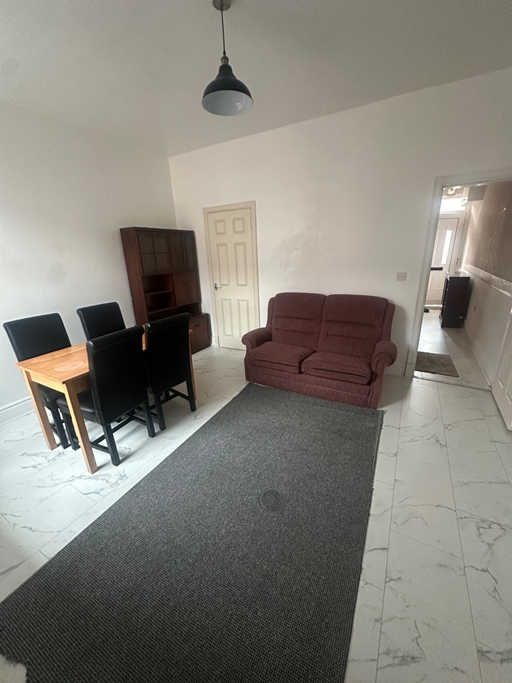 2 Bed Terraced House, Haddon St, M6 photo 4