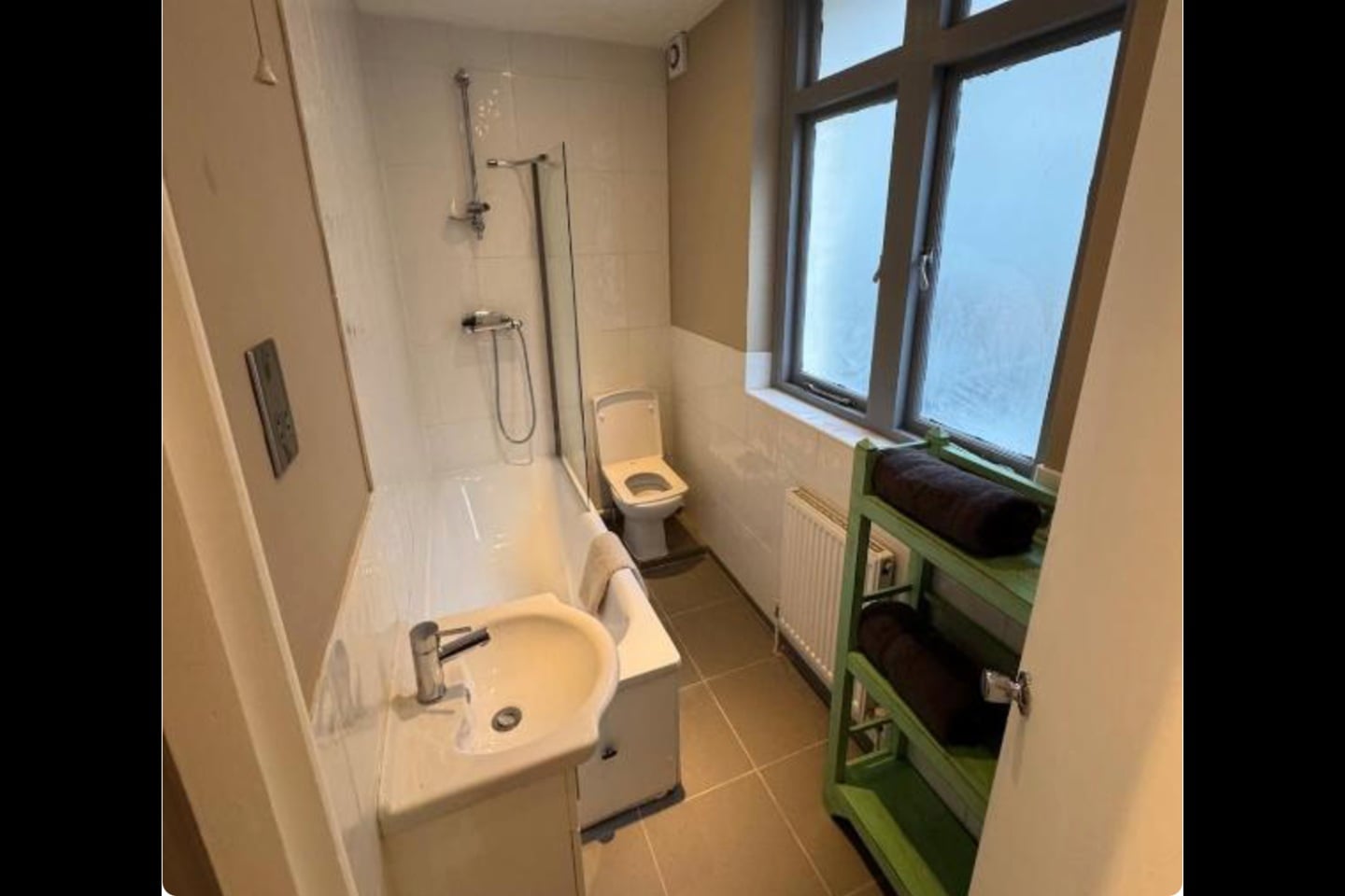 Studio Flat, Aylesford St, SW1V