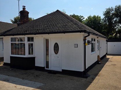 2 Bed Bungalow, Trevor Road, LL19