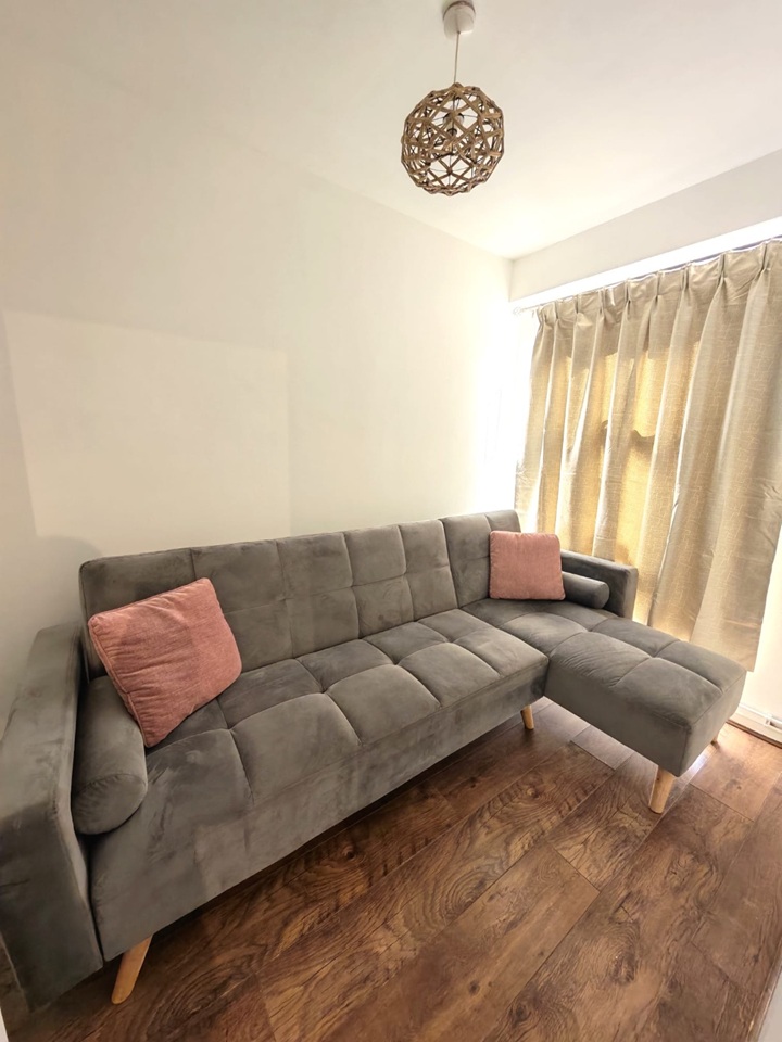 Room in a Shared Flat, Ilminster Gardens, SW11 photo 4