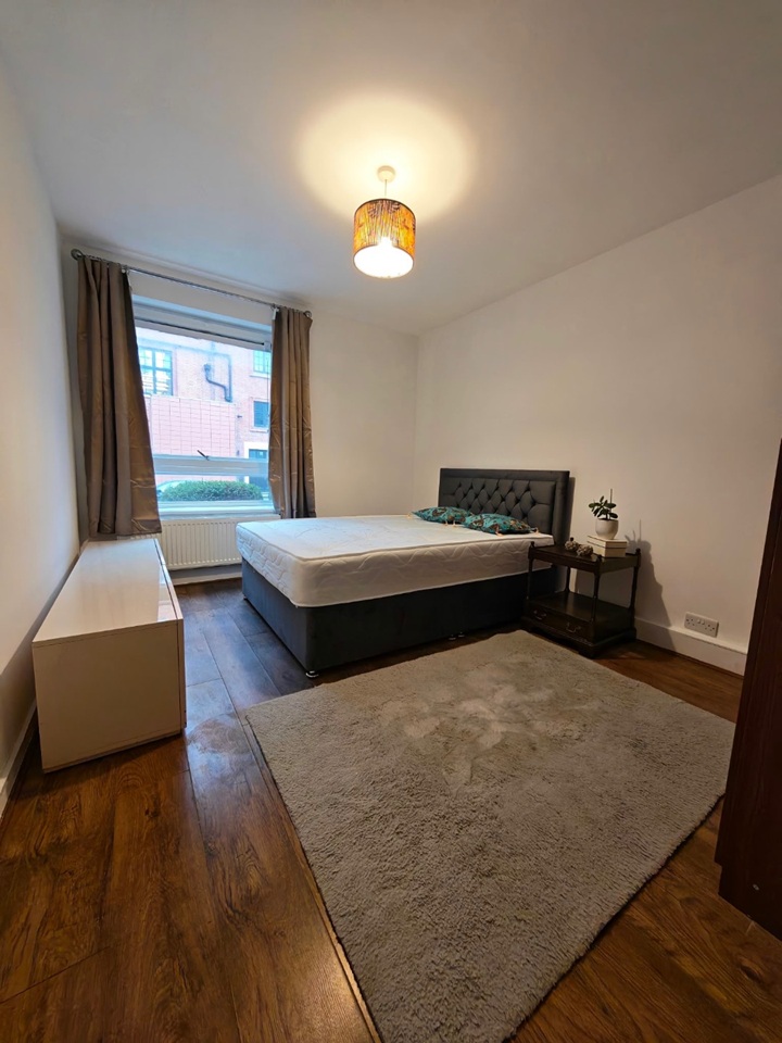 Room in a Shared Flat, Ilminster Gardens, SW11