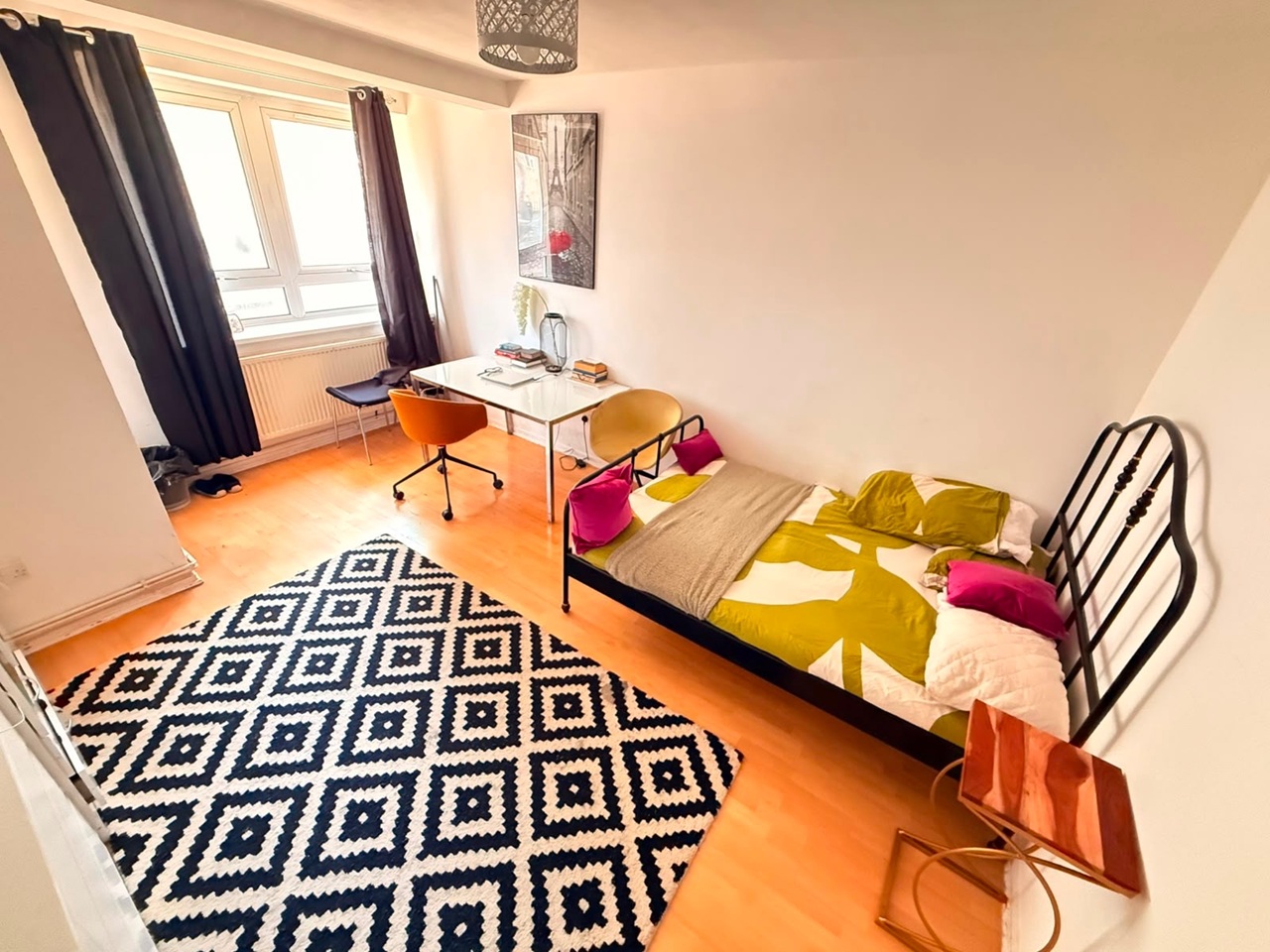 Room in a Shared House, Collin Wood, E1