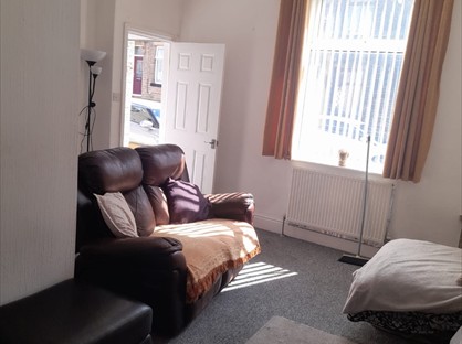 1 Bed Terraced House, Quarry Place, BD2