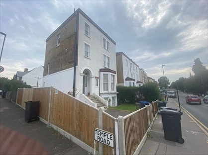 1 bed room for rent in Room in a Shared Flat, St Peters Road, CR0