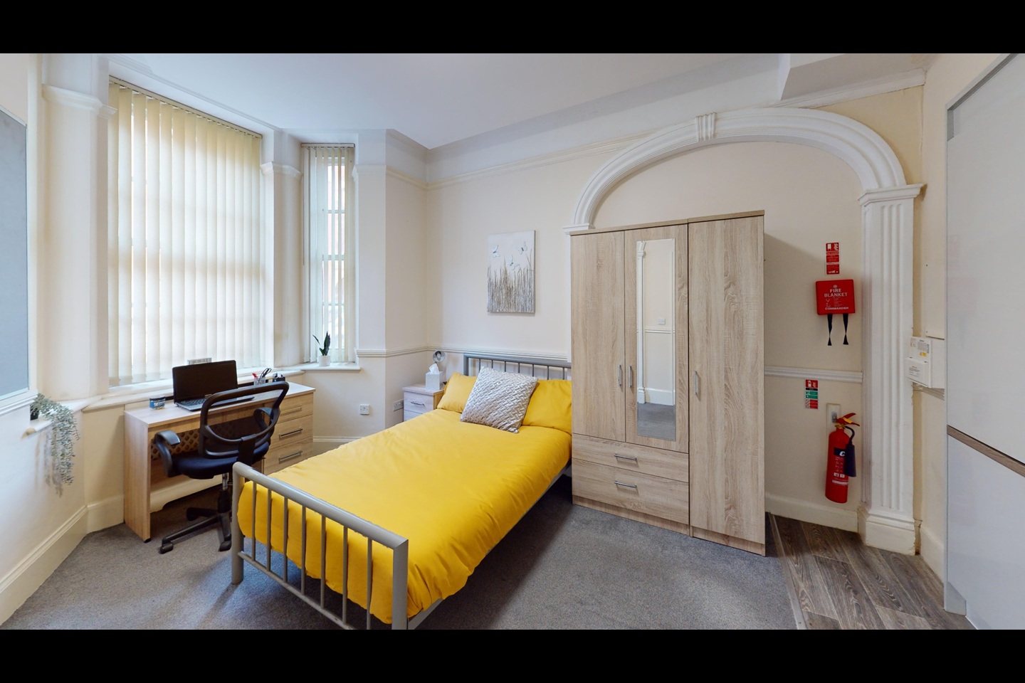Studio Flat, Cornwall St, B3 photo 3