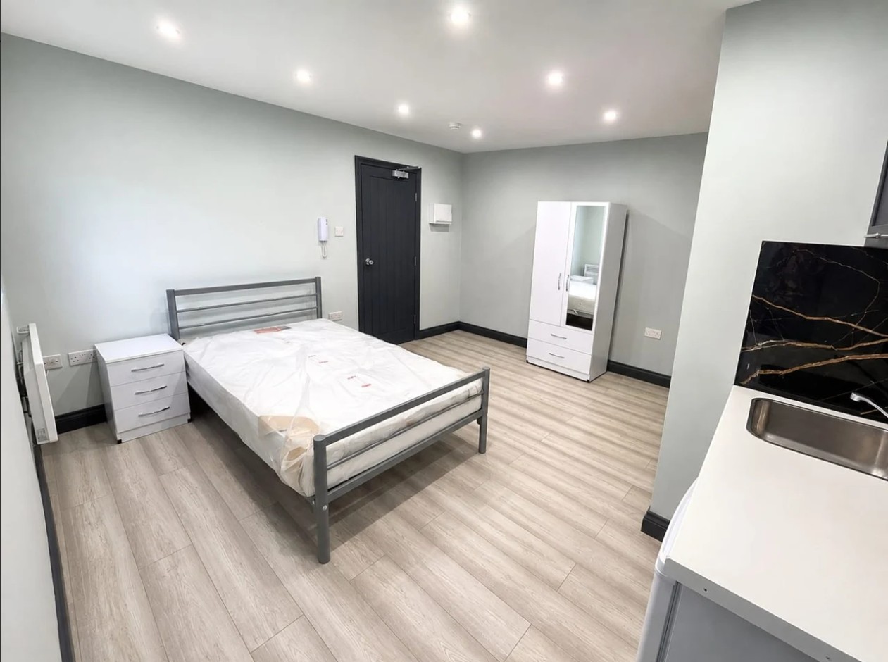 Studio Flat, East Barnet, EN4