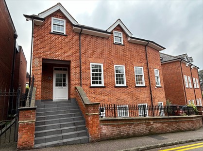 3 Bed Flat, Thompsons Close, AL5