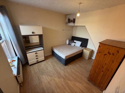 Room in a Shared House, College Road, B13