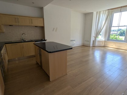 2 Bed Flat, West Cliff, PR1