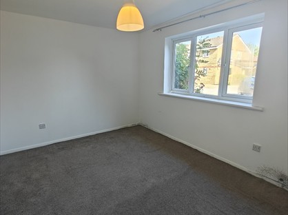 1 Bed Flat, Luther King Close, E17