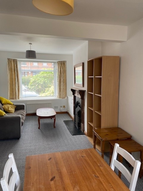 3 Bed Semi-Detached House, Lucerne Parade, BT9