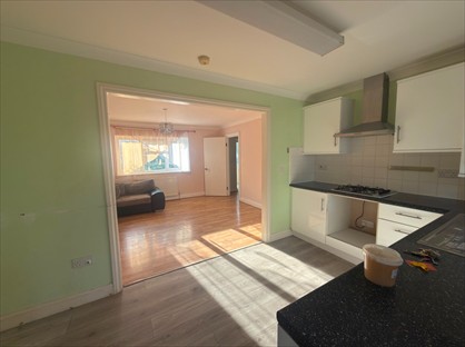 3 Bed Terraced House, Wellington Drive, RM10