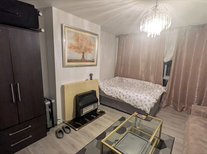 Room in a Shared Flat, Churchill Terrace, E4