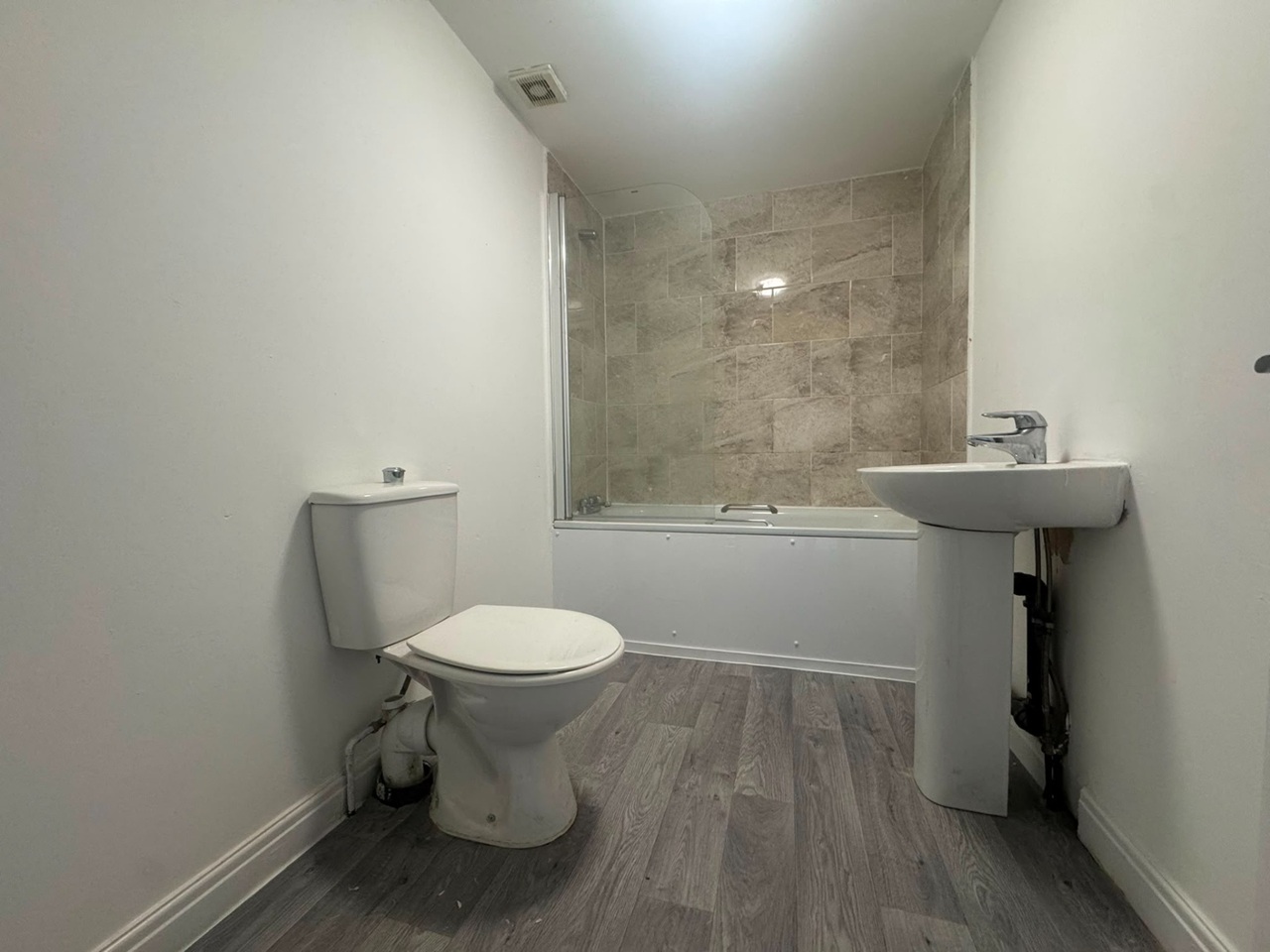 3 Bed Terraced House, Merlin St, L8 photo 4