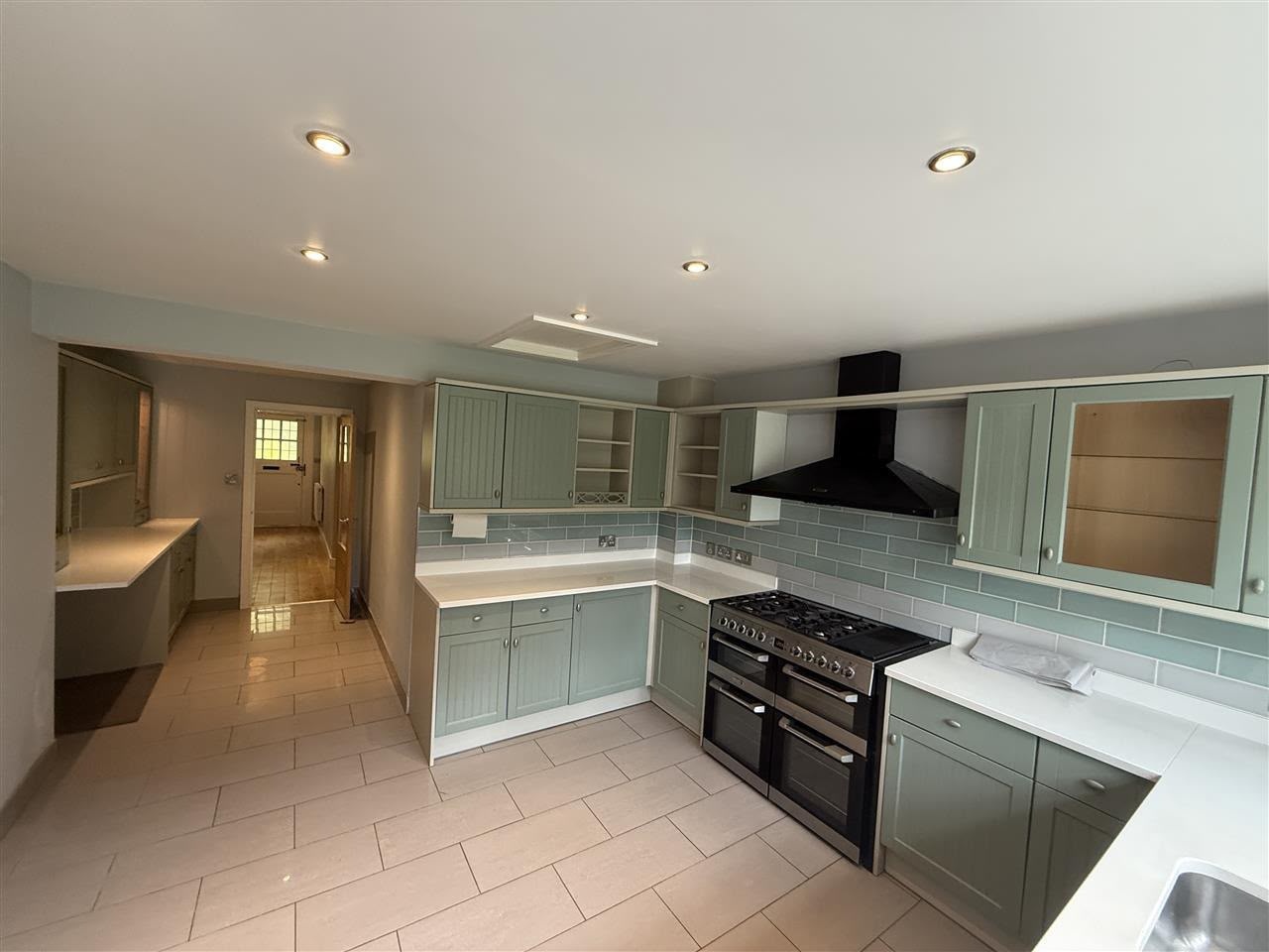 4 Bed Semi-Detached House, Brookvale Road, SO17