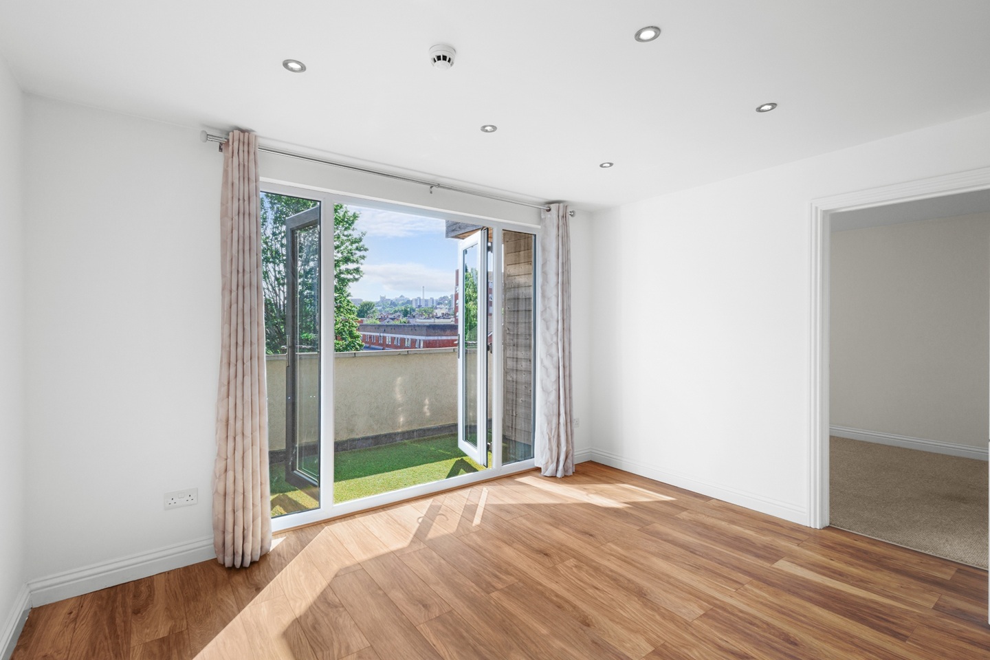 1 Bed Flat, Ashley House, BS2 photo 5