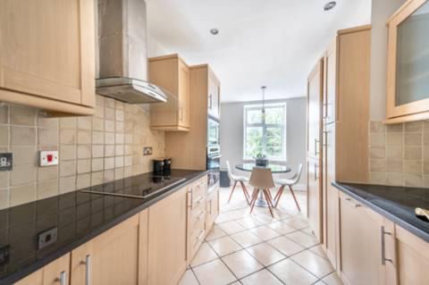 2 Bed Flat, William Court, NW8 photo 4