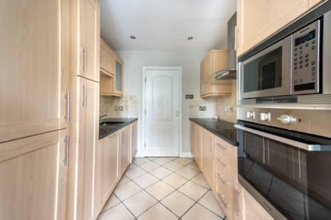 2 Bed Flat, William Court, NW8 photo 3
