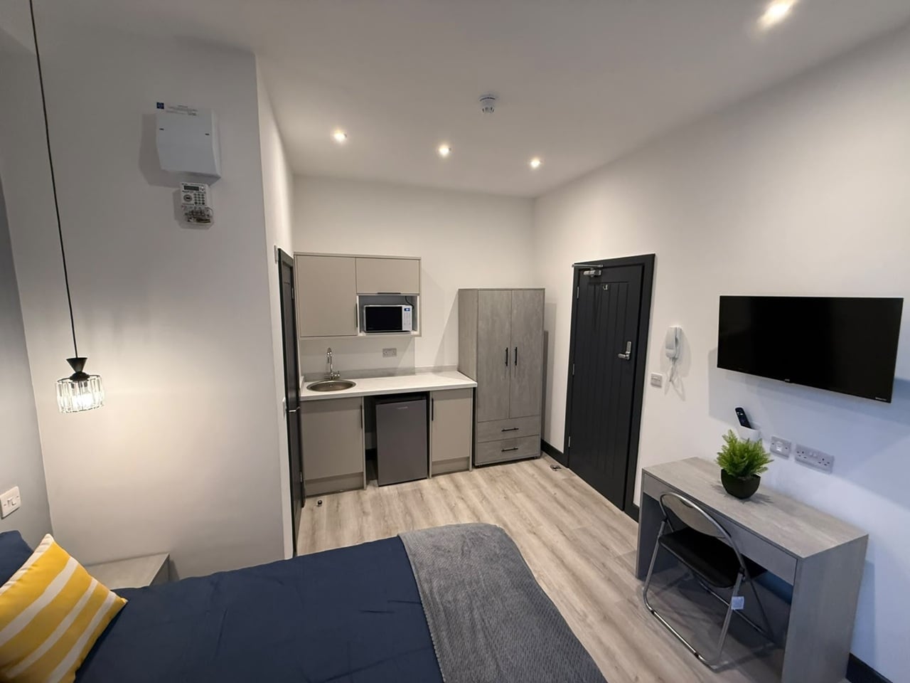 Room in a Shared Flat, High St, B66 photo 3