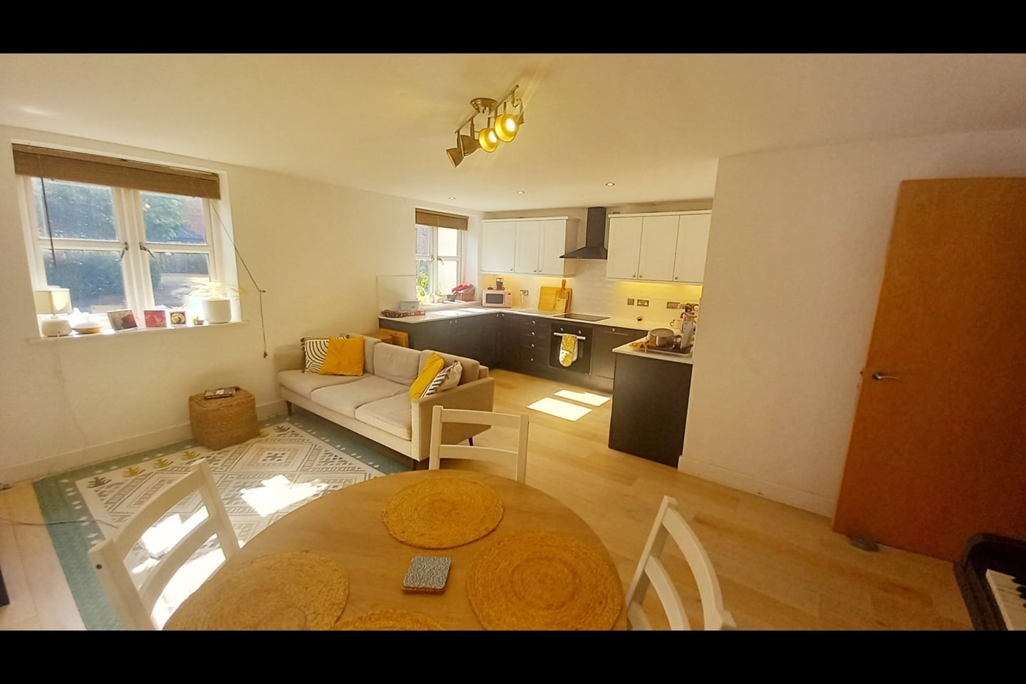2 Bed Flat, Ockbrook Drive, NG3 photo 3